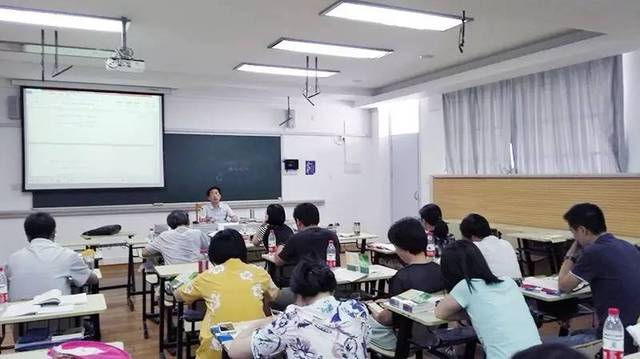 不同情况的学生参加艺术集训的时间不同.jpg